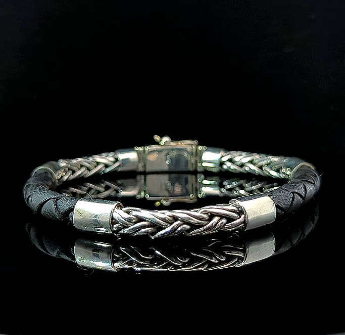 Putu Leather Bracelet