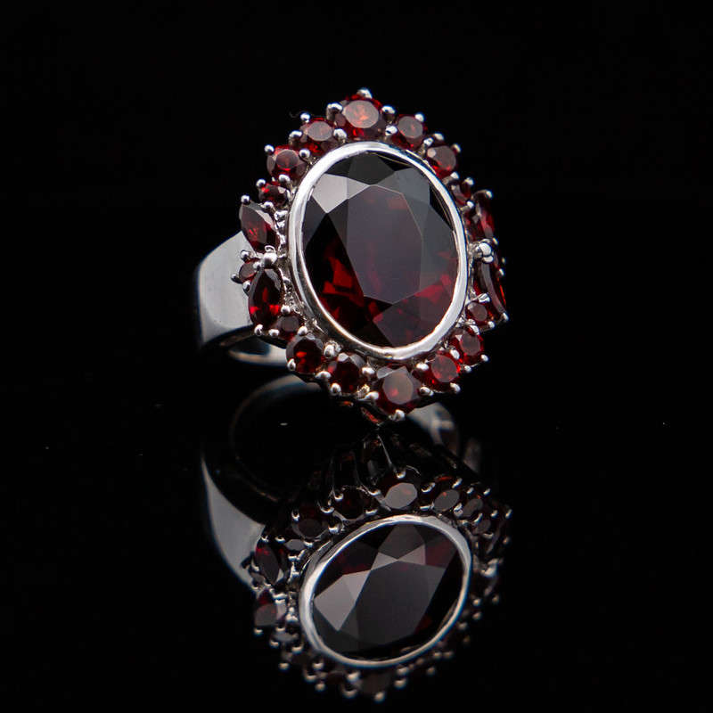 Majal - Garnet