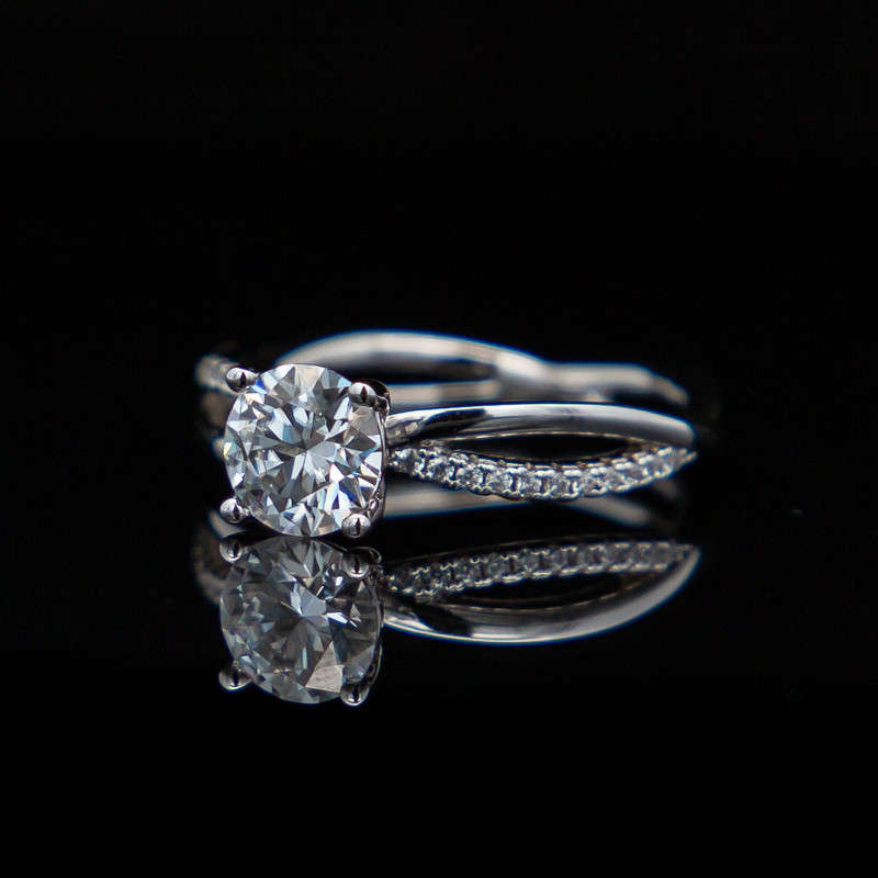 Brianna - Moissanite