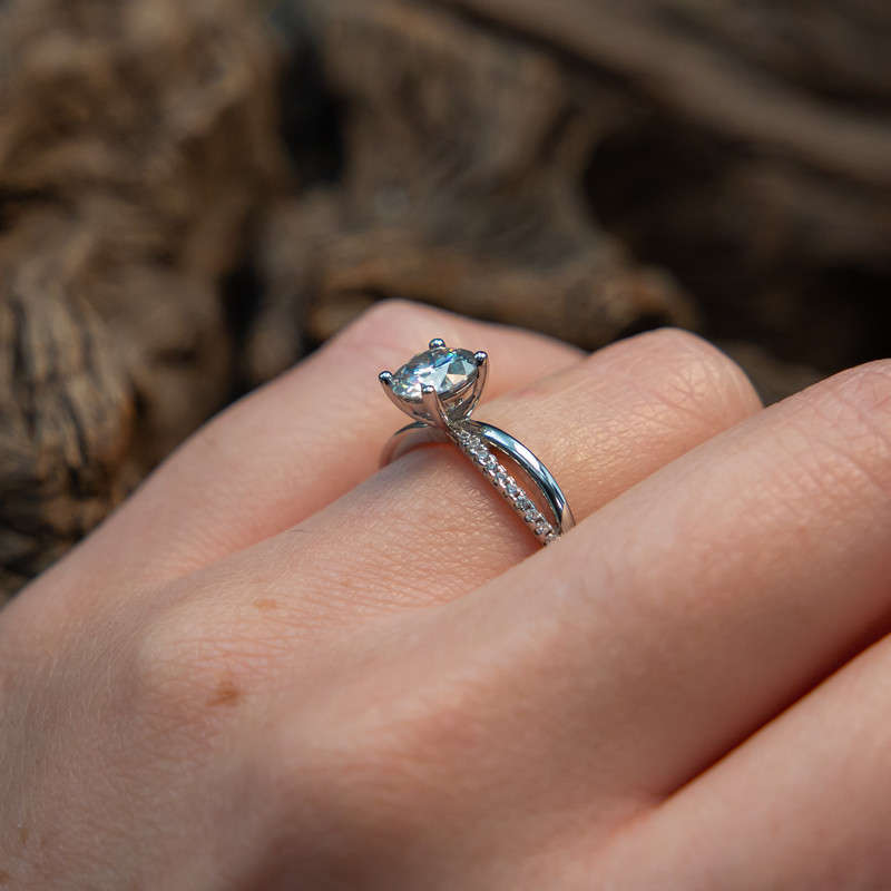 Brianna - Moissanite