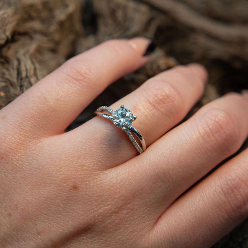 Brianna - Moissanite