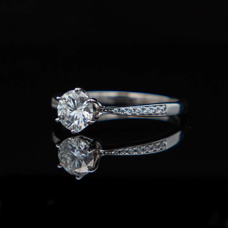 Lisbeth - Moissanite