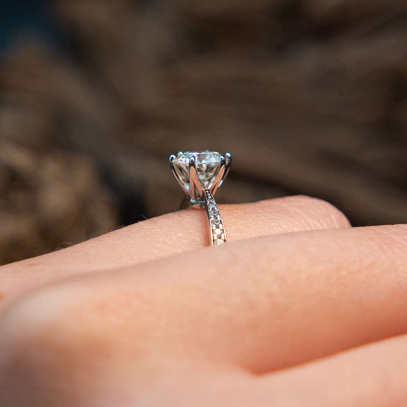 Lisbeth - Moissanite
