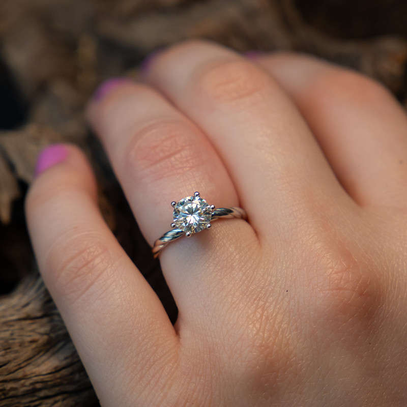 Ronda - Moissanite