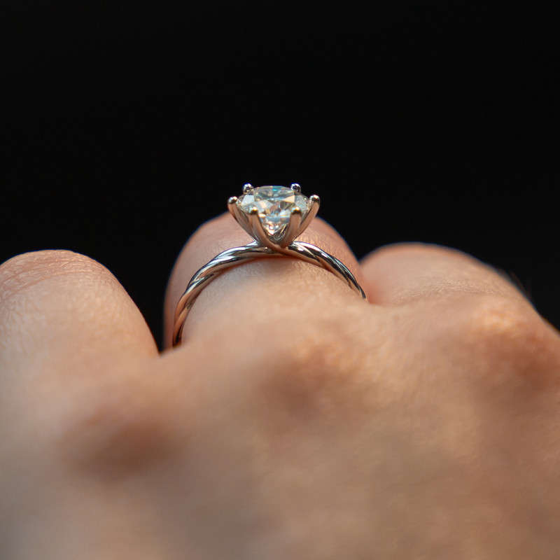 Ronda - Moissanite