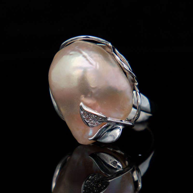 Ivona Blush - Baroque Pearl