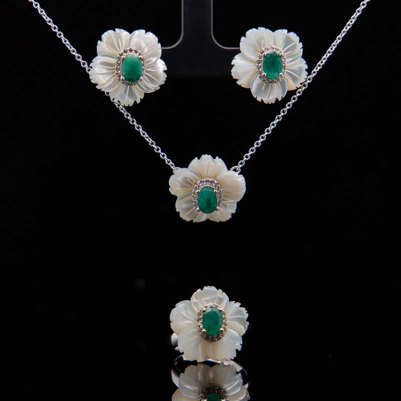 Malee - Emerald and Mother of Pearl