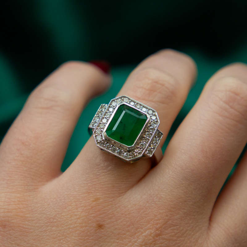 Sarita - Emerald & Diamonds