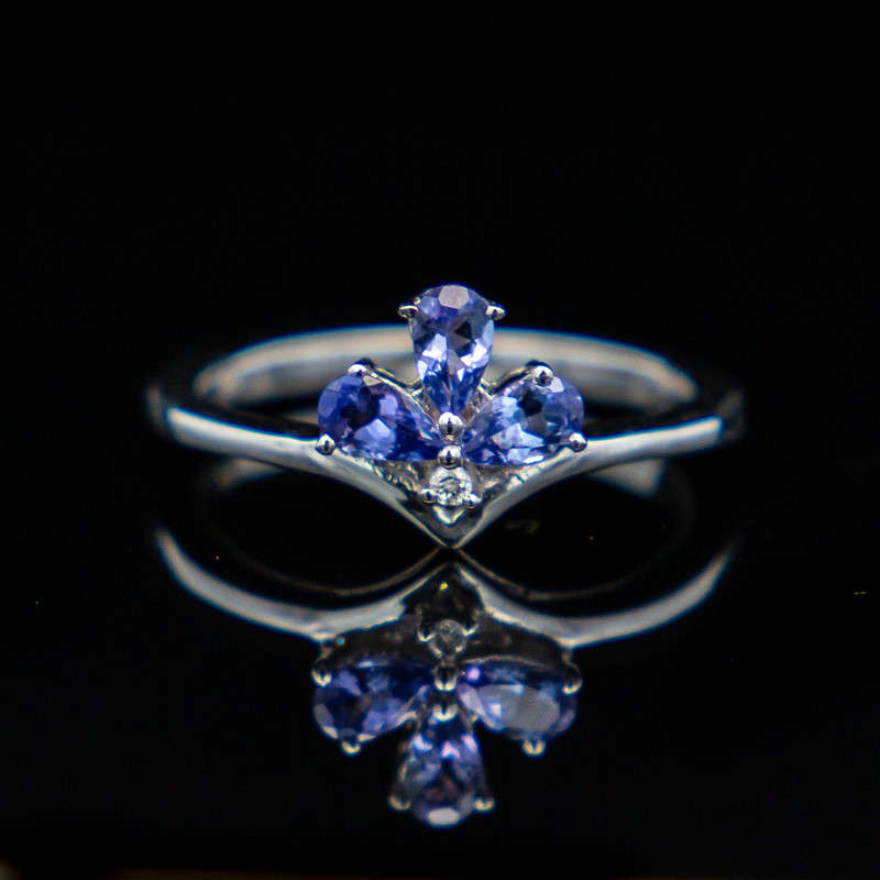 Kabita - Tanzanites & Diamonds