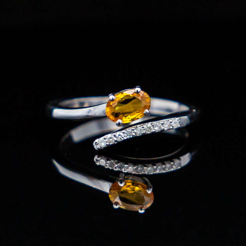 Minali - Yellow Sapphire & Diamonds