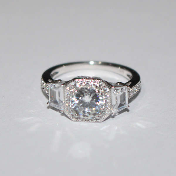 Ring with Large Stone R11