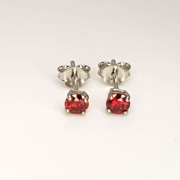 Sterling Silver 4mm Red Garnet stud earrings