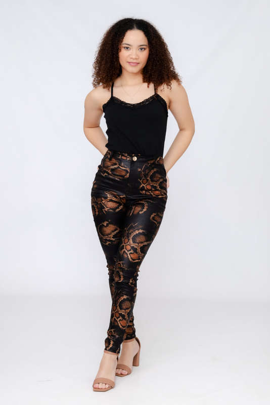 Printed Embossed Leggings With Pockets & Belt