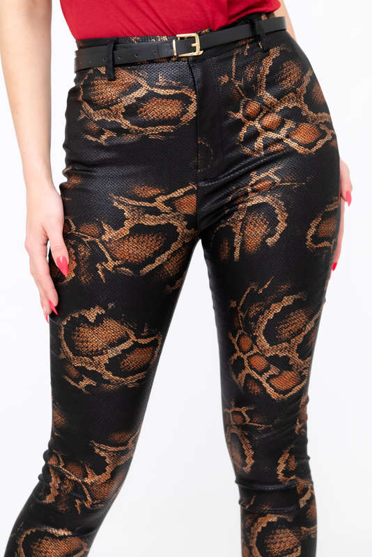 Printed Embossed Leggings With Pockets & Belt