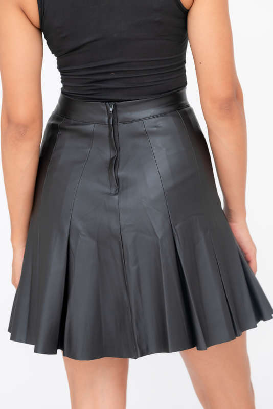 Black Fox Pleated Skirt