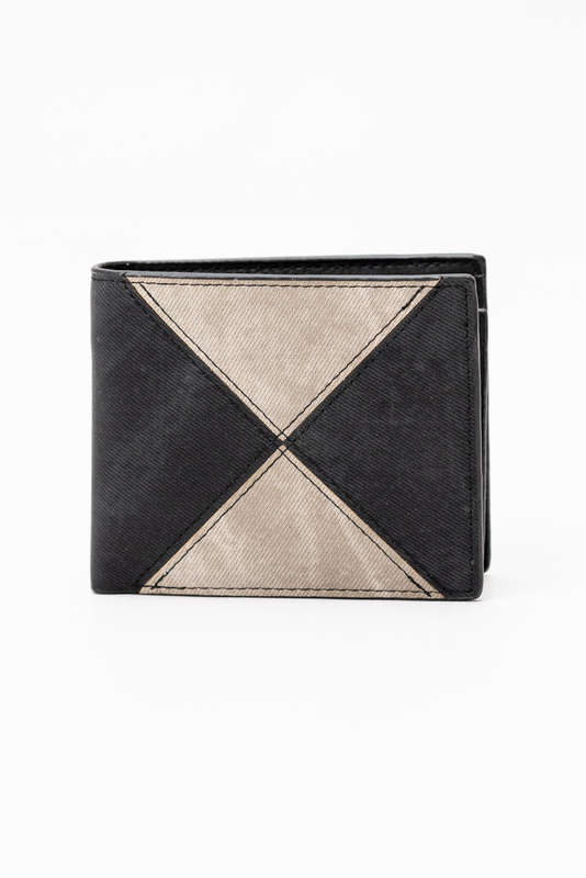 Camel Mountain Leather Bi-Fold Stitch Detail Wallet Black