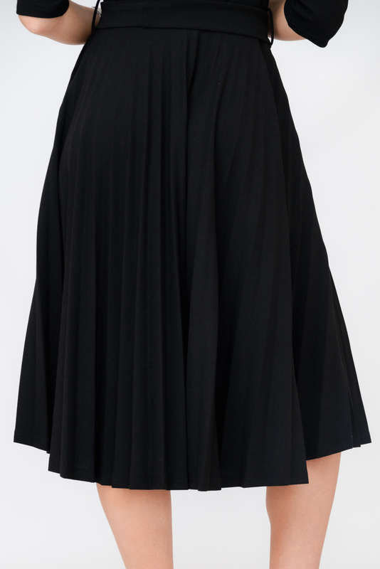 Elina Classic Belted Pleated Midi Black Dress