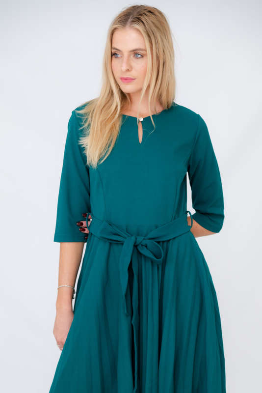 Elina Classic Belted Pleated Midi Dress Emerald