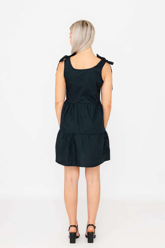 Ruffle Flutter Sleeveless Tiered Black Midi Summer Dress