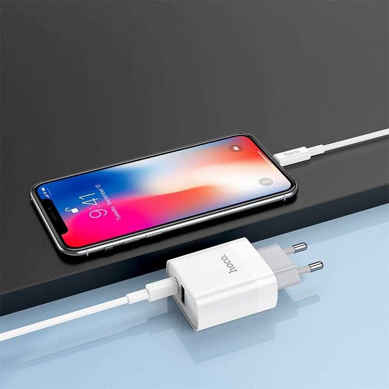 Hoco C80A Type-C to Lightning PD + QC3.0 Charger
