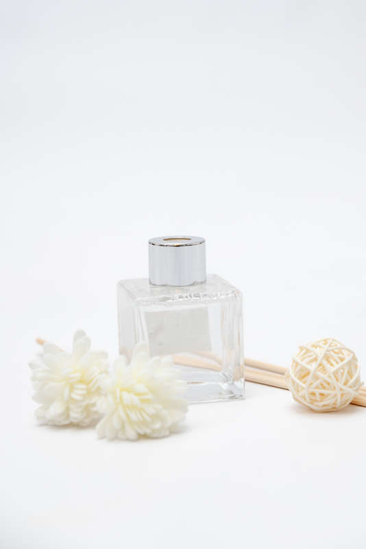 Reeds Diffuser Combo Flower Sticks &amp; 6 Bamboo Reeds (50ml)
