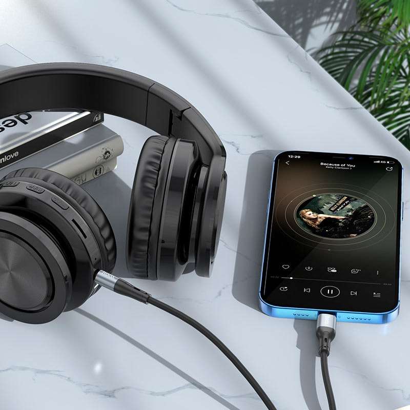 HOCO DUP03 iPhone Audio Conversion Cable AUX