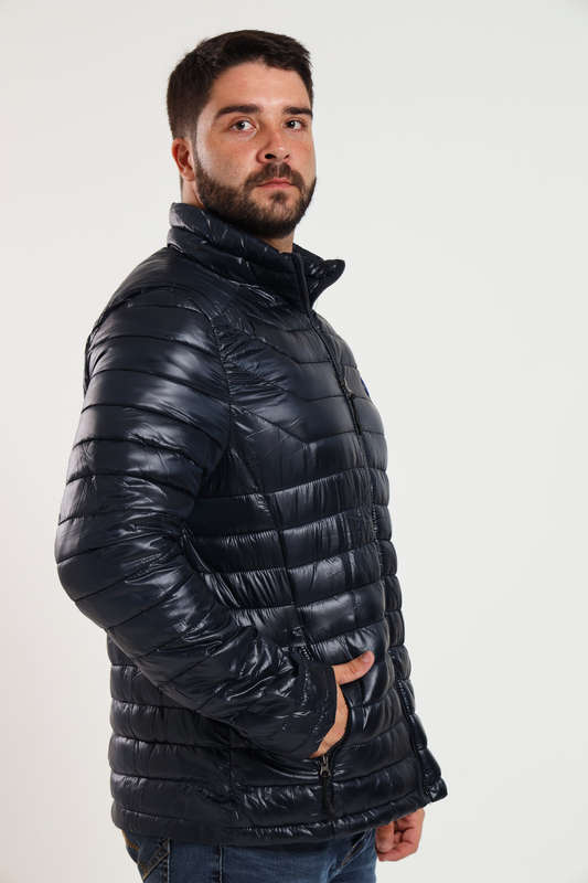 Mens Lightweight Puffer Jacket With Easy Carry Bag