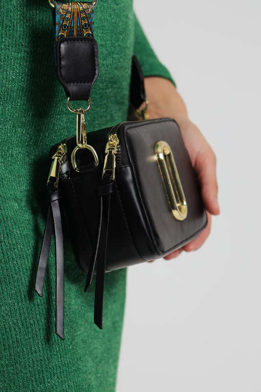 Snapshot Crossbody Sling Clutch Bag With Thick Strap