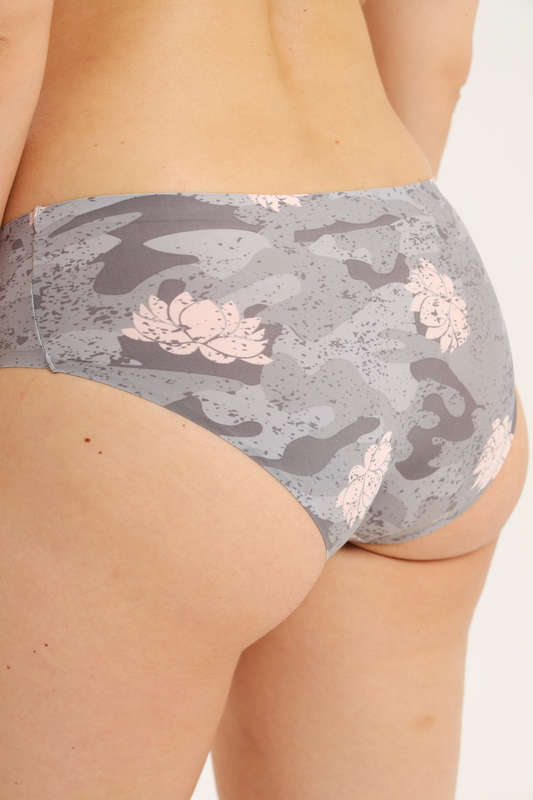 Senza® 3 Pack No-Show Hip Hugger Seamless Panties