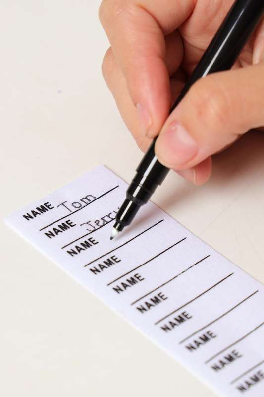 Senza® 3 Textile Markers With 100 Writable Iron-On Name Tags For Clothes
