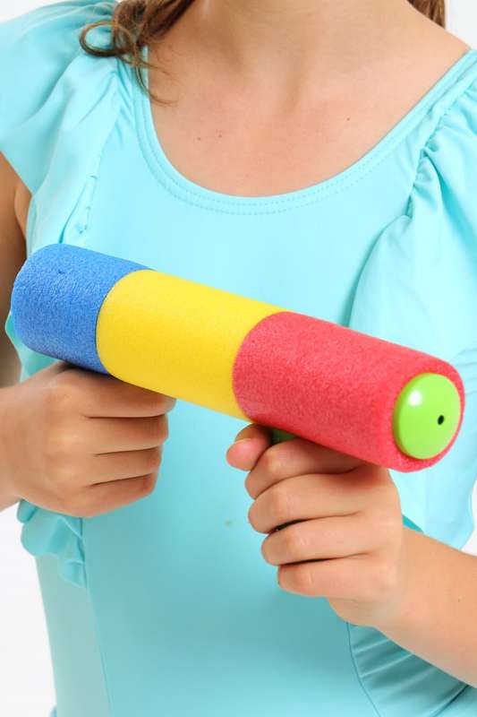 Foam Tube Water Blaster Pool Guns - 25cm Assorted Colours (Set of 2)