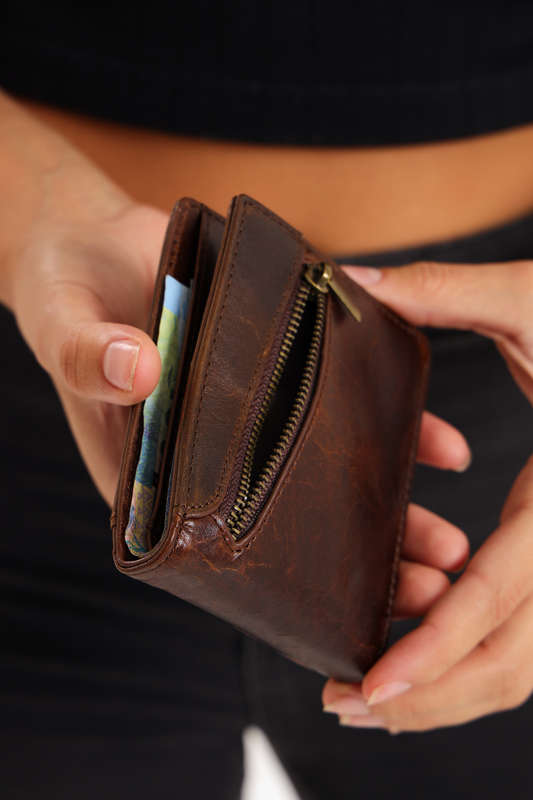 Camel Mountain Bi-Fold Geniun Leather Multiple Slot Card Wallet With Coin Pocket