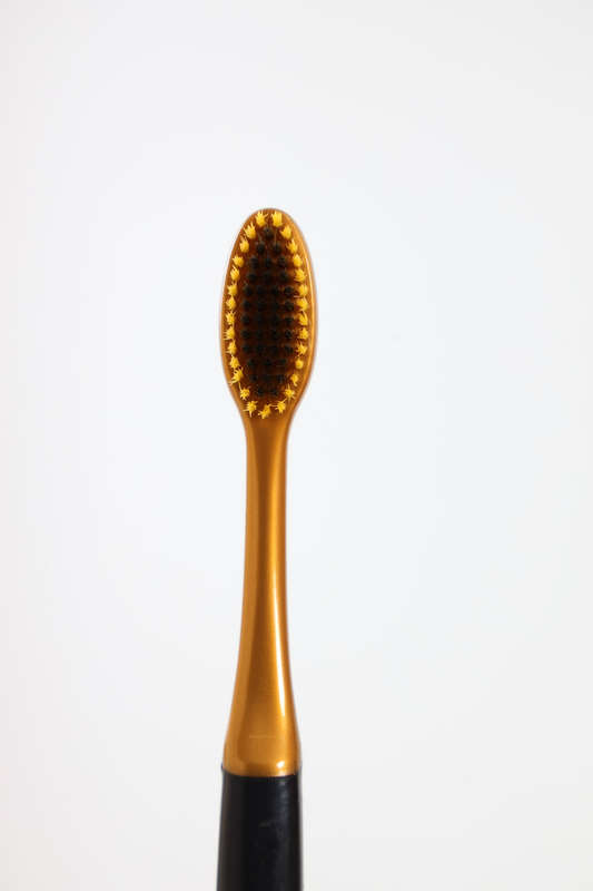 Senza® Adult Toothbrush Medium With Case
