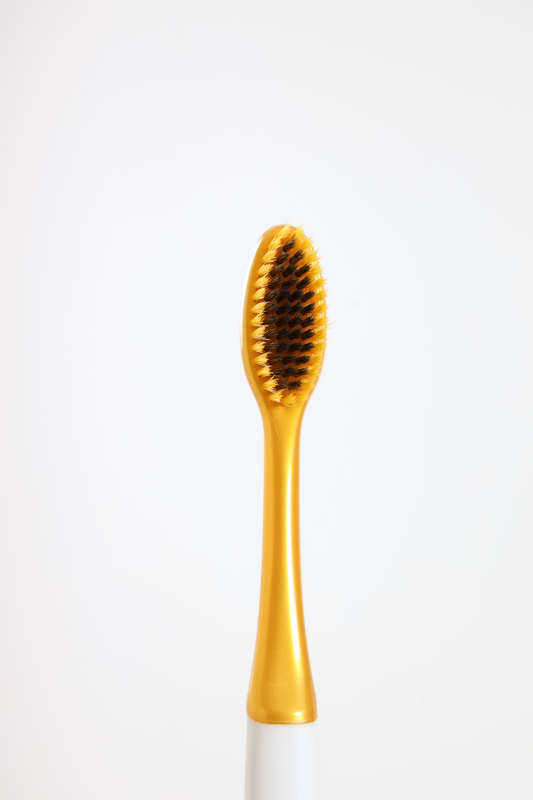 Senza® Adult Toothbrush Medium With Case