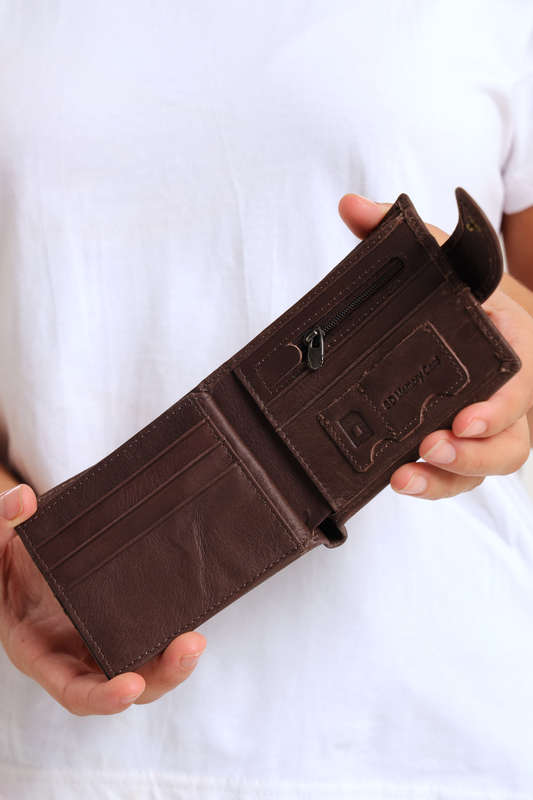 Men's Genuine Leather Bi-Fold Wallet With Multiple Compartments