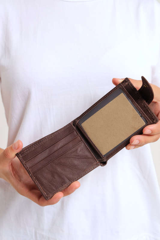 Men's Genuine Leather Bi-Fold Wallet With Multiple Compartments