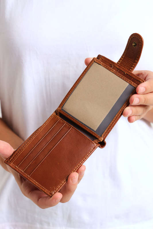Men's Genuine Leather Bi-Fold Wallet With Multiple Compartments