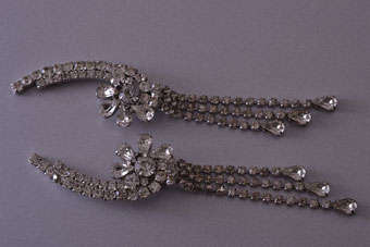 Vintage Clip On Earrings |  |