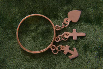 9ct Gold Victorian Ring |  |