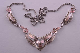 1950's Necklace |  |