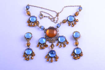 Gilt 1950's Set |  |