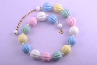 1950's Plastic Necklace |  |