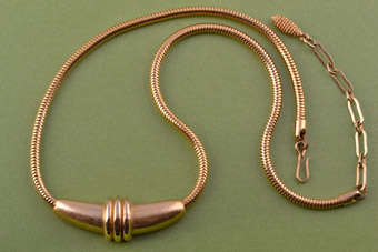 Gilt 1980's Necklace |  |