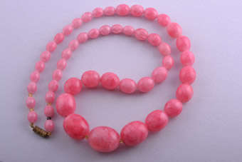 1950's Plastic Necklace |  |
