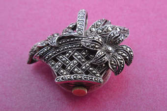 Silver Pendant / Watch |  |