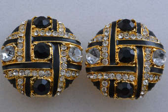 Gilt 1980's Earrings |  |