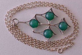 Silver Retro Pendant |  |