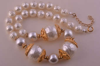 Necklace With Faux Pearls |  |