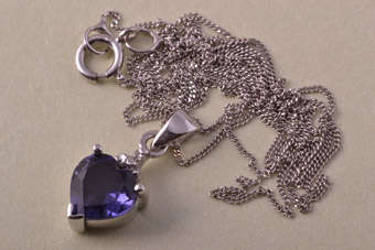 Gold Modern Heart Pendant |  |