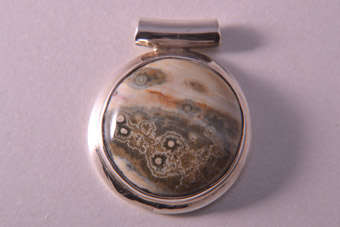 Silver Modern Pendant |  |
